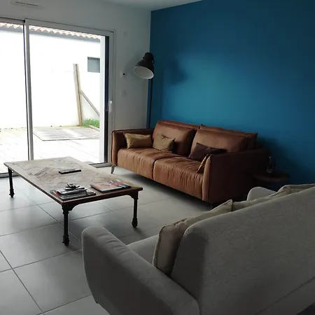 Maison 3 Chbres 3 Etoiles St Gilles X De Vie 度假居 *