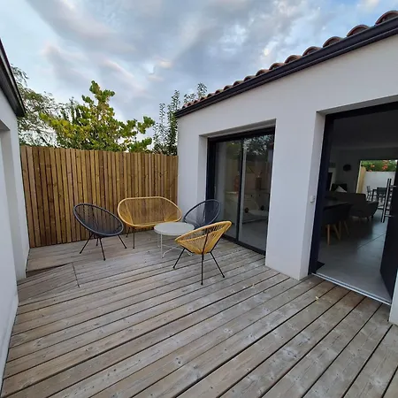 Maison 3 Chbres 3 Etoiles St Gilles X De Vie בית נופש