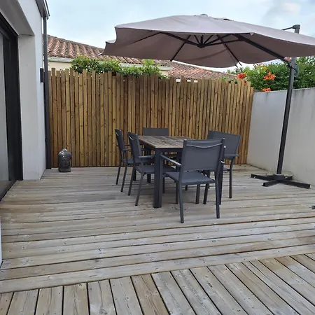 Maison 3 Chbres 3 Etoiles St Gilles X De Vie 度假居 *